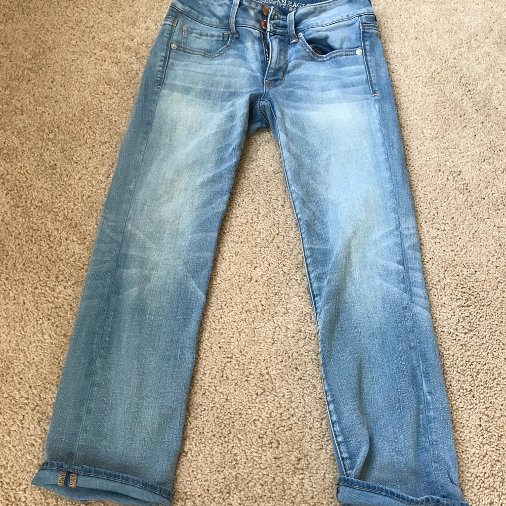 AMERICAN EAGLE CROPPED JEANS